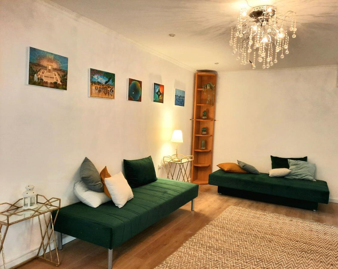 דירת אירוח חן - Chen Place อารัด ภายนอก รูปภาพ